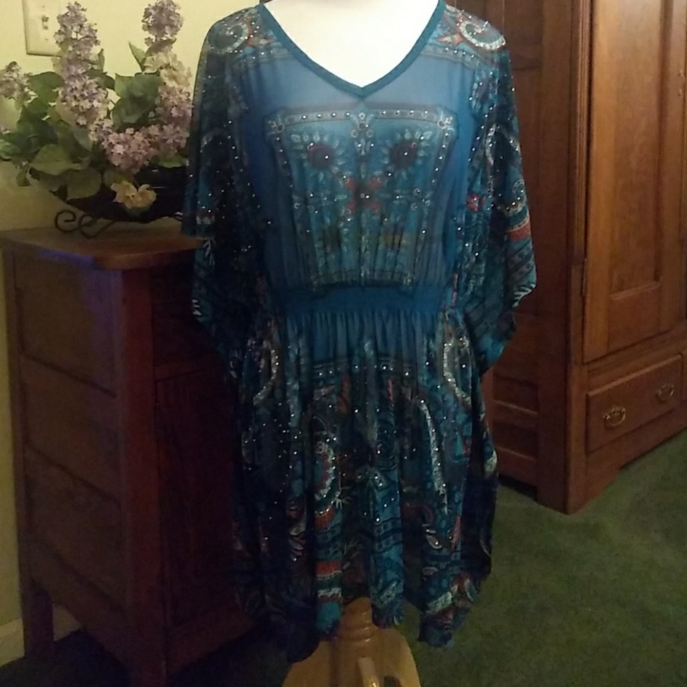 PLUS women's top